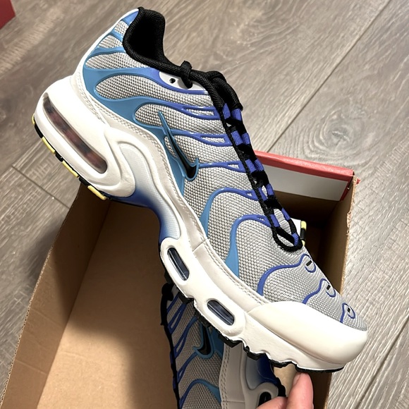 Nike air max plus youth shoes - Picture 3 of 7